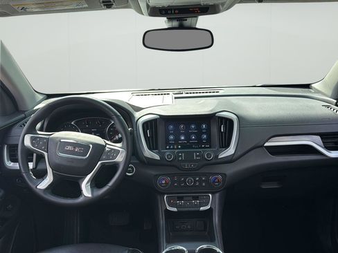 Used 2024 GMC Terrain SLT AWD/4WD image 18