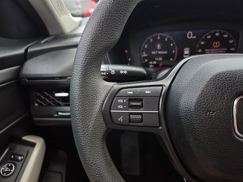 Used 2023 Honda Accord EX image 22