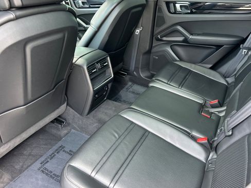 Used 2023 Porsche Cayenne Base image 13