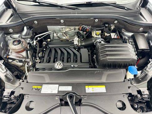 Certified 2023 Volkswagen Atlas Cross Sport SE w/ Black Wheel Package image 27