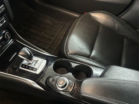 Used 2017 INFINITI QX30 Premium w/ Navigation Package image 19