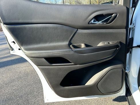 Used 2020 GMC Acadia SLT image 26