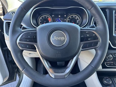 Used 2021 Jeep Cherokee Latitude Lux w/ Comfort/Convenience Group image 11