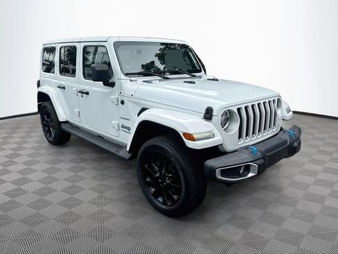 Used 2022 Jeep Wrangler Unlimited Sahara w/ Cold Weather Group AWD/4WD image 4