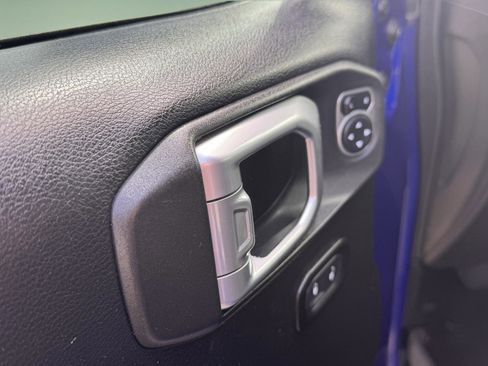 Used 2019 Jeep Wrangler Unlimited Rubicon AWD/4WD image 11