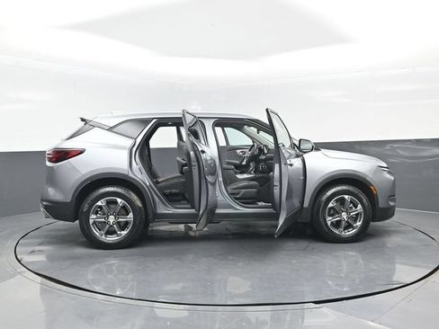 Used 2025 Chevrolet Blazer LT AWD/4WD image 28