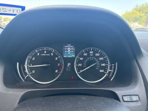Used 2017 Acura TLX FWD image 9