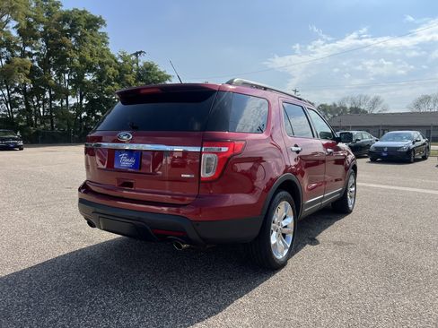 Used 2014 Ford Explorer XLT w/ Equipment Group 202A image 7