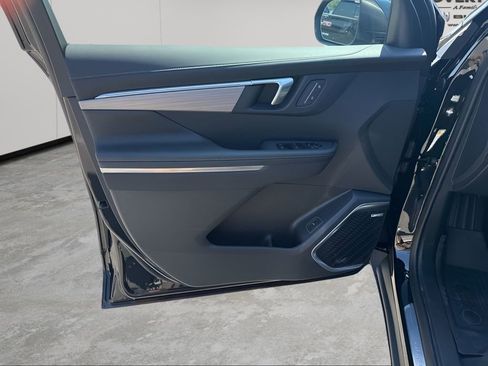 New 2026 Buick Enclave Preferred w/ LPO, Floor Liner Package image 40