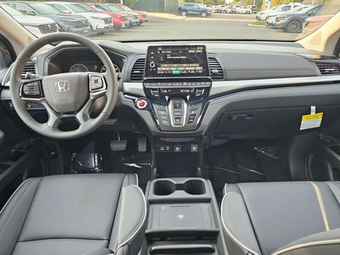New 2026 Honda Odyssey Touring image 21