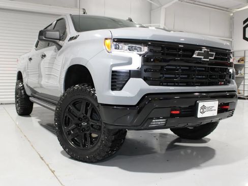 Used 2024 Chevrolet Silverado 1500 LT Trail Boss w/ Convenience Package II AWD/4WD image 24