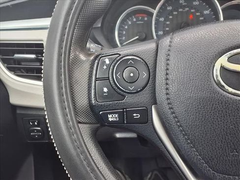 Used 2015 Toyota Corolla LE FWD image 32