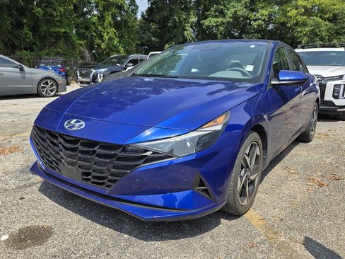 Used 2023 Hyundai Elantra SEL w/ Convenience Package FWD image 4