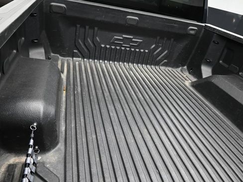 Used 2024 Chevrolet Silverado 1500 LT AWD/4WD image 22
