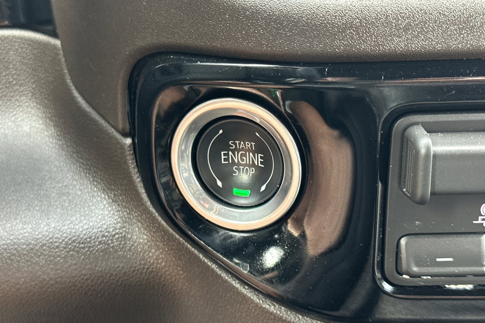 Used 2026 Chevrolet Silverado 1500 RST RWD image 32