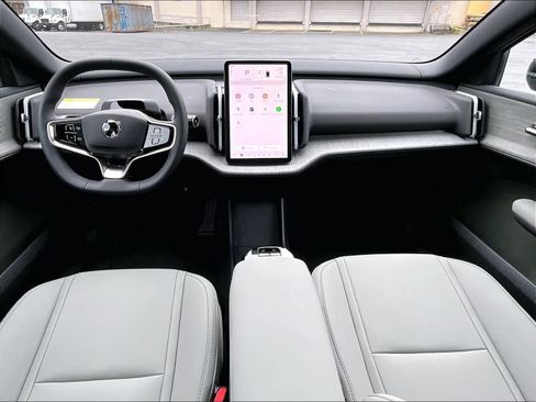 New 2026 Volvo EX30 Plus w/ Climate Package image 7