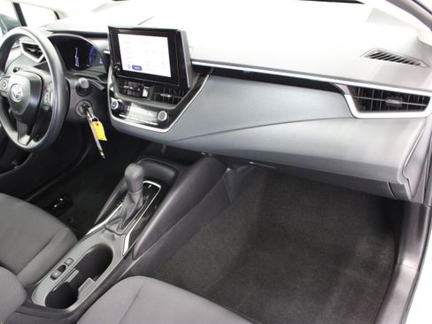 Used 2026 Toyota Corolla LE FWD image 32