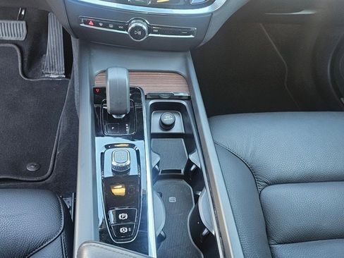 Certified 2024 Volvo V60 B5 Cross Country Plus image 25