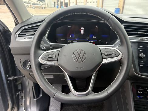 Used 2023 Volkswagen Tiguan SE FWD image 15