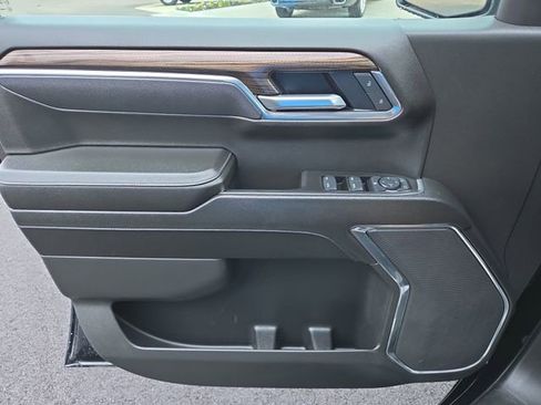 Used 2025 Chevrolet Silverado 1500 LT image 17