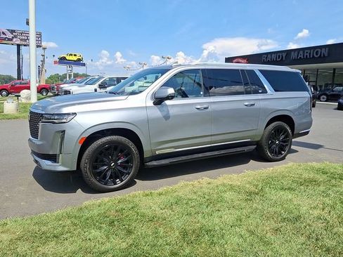 Used 2023 Cadillac Escalade ESV Premium Luxury AWD/4WD image 8