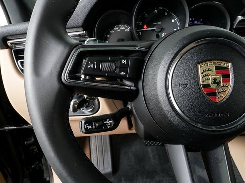 Certified 2025 Porsche Macan AWD image 10