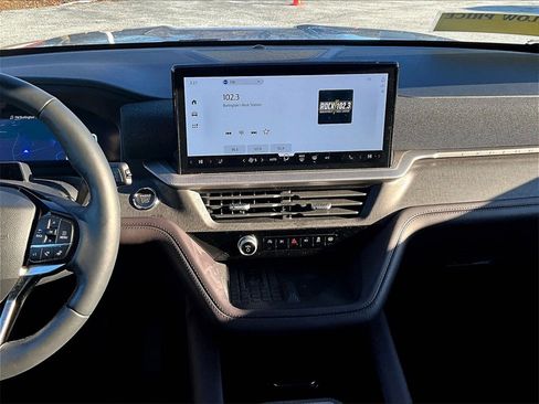 Used 2025 Ford Explorer Platinum w/ Ultimate Package image 19