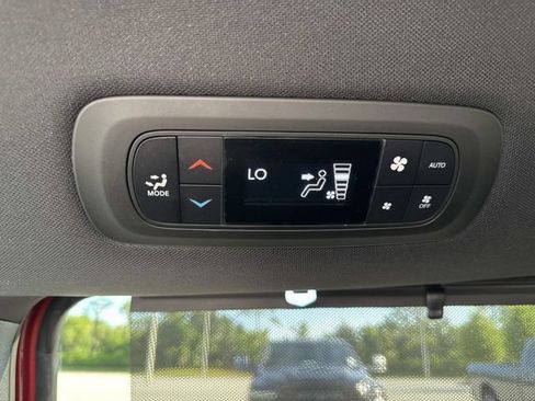 New 2027 Chrysler Pacifica Select FWD image 14