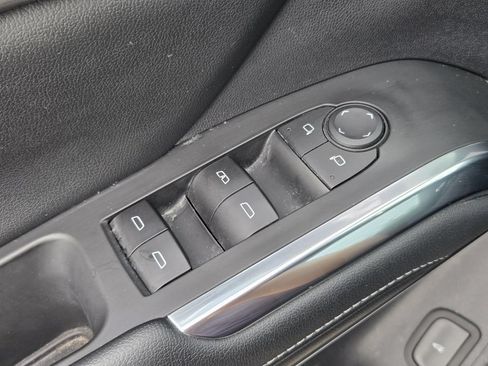 Used 2024 Chevrolet Traverse LT FWD image 24