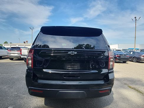 Used 2023 Chevrolet Suburban Z71 w/ Luxury Package AWD/4WD image 4