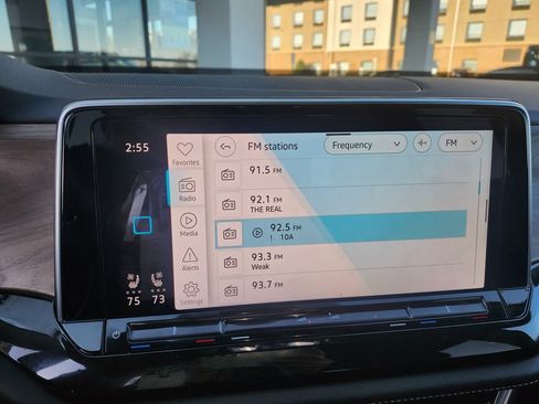 Used 2025 Volkswagen Atlas SE image 10