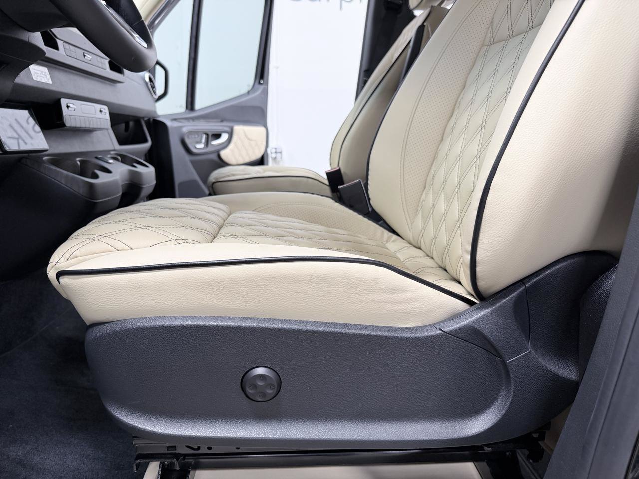 Used 2023 Mercedes-Benz Sprinter 3500 image 25