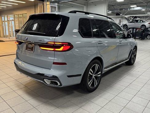 Used 2025 BMW X7 xDrive40i w/ M Sport Package AWD/4WD image 4