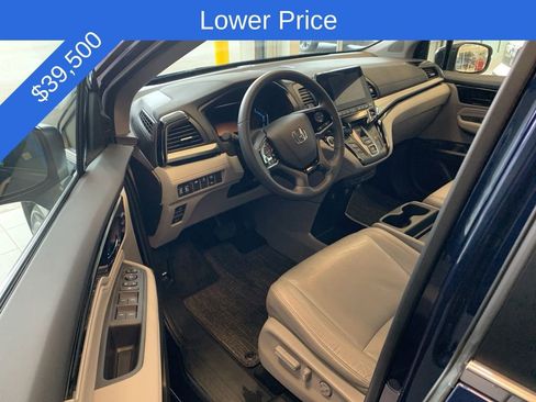 Used 2024 Honda Odyssey Touring image 3