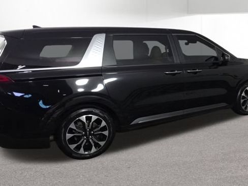 Used 2024 Kia Carnival EX FWD image 10