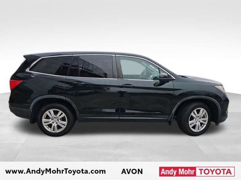 Used 2017 Honda Pilot LX image 7
