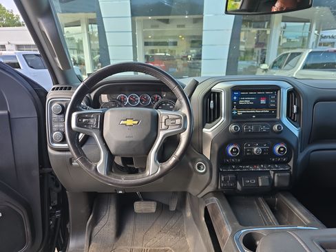 Used 2022 Chevrolet Silverado 2500 LTZ w/ LTZ Convenience Package AWD/4WD image 19