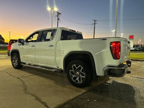 Used 2023 GMC Sierra 1500 SLT w/ SLT Premium Package image 3