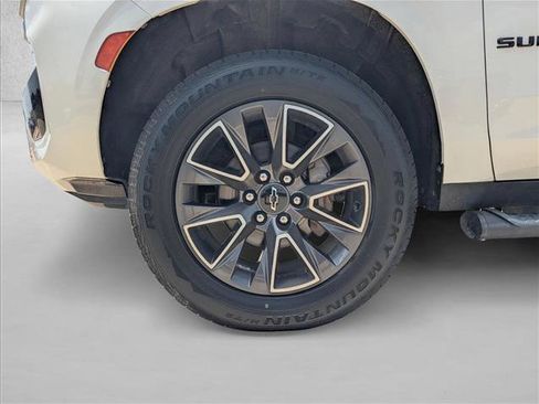 Used 2021 Chevrolet Suburban Z71 w/ Z71 Signature Package AWD/4WD image 22