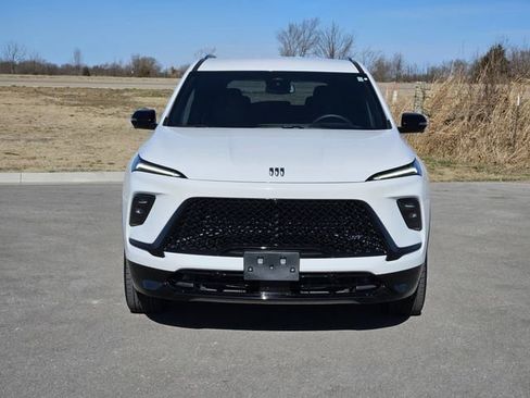 Used 2025 Buick Enclave Sport Touring image 2