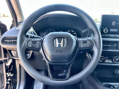 Used 2025 Honda HR-V LX image 17