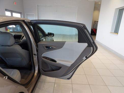 Used 2022 Chevrolet Malibu LT image 16