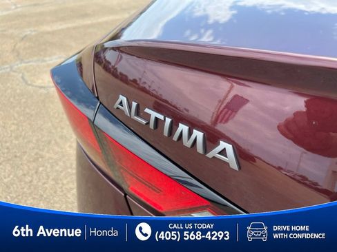 Used 2024 Nissan Altima 2.5 SV FWD image 13