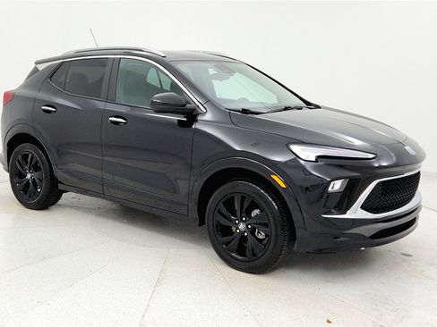 Used 2024 Buick Encore GX Sport Touring image 6