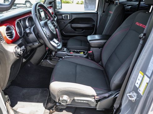 Used 2018 Jeep Wrangler Unlimited Rubicon AWD/4WD image 12