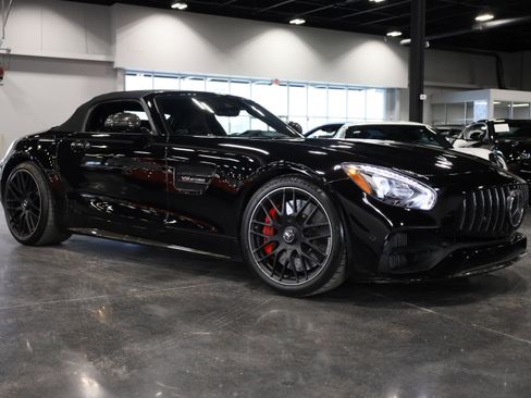 Used 2018 Mercedes-Benz AMG GT C image 2