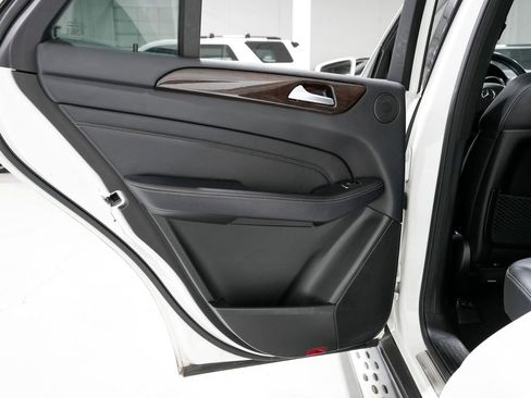 Used 2015 Mercedes-Benz ML 350 4MATIC image 38