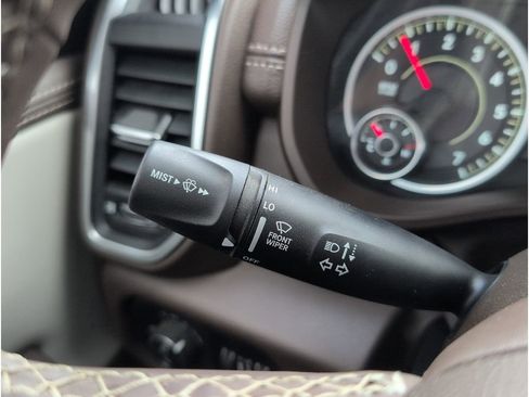 Used 2025 RAM 1500 Laramie w/ Off Road Group image 27