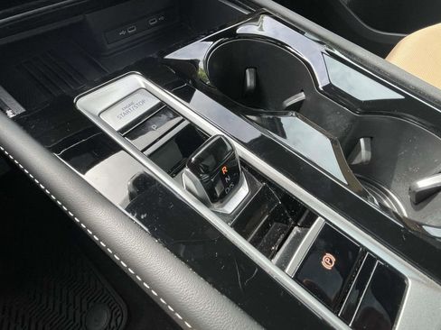 Used 2025 Volkswagen Atlas Cross Sport SE w/ Panoramic Sunroof Package image 30