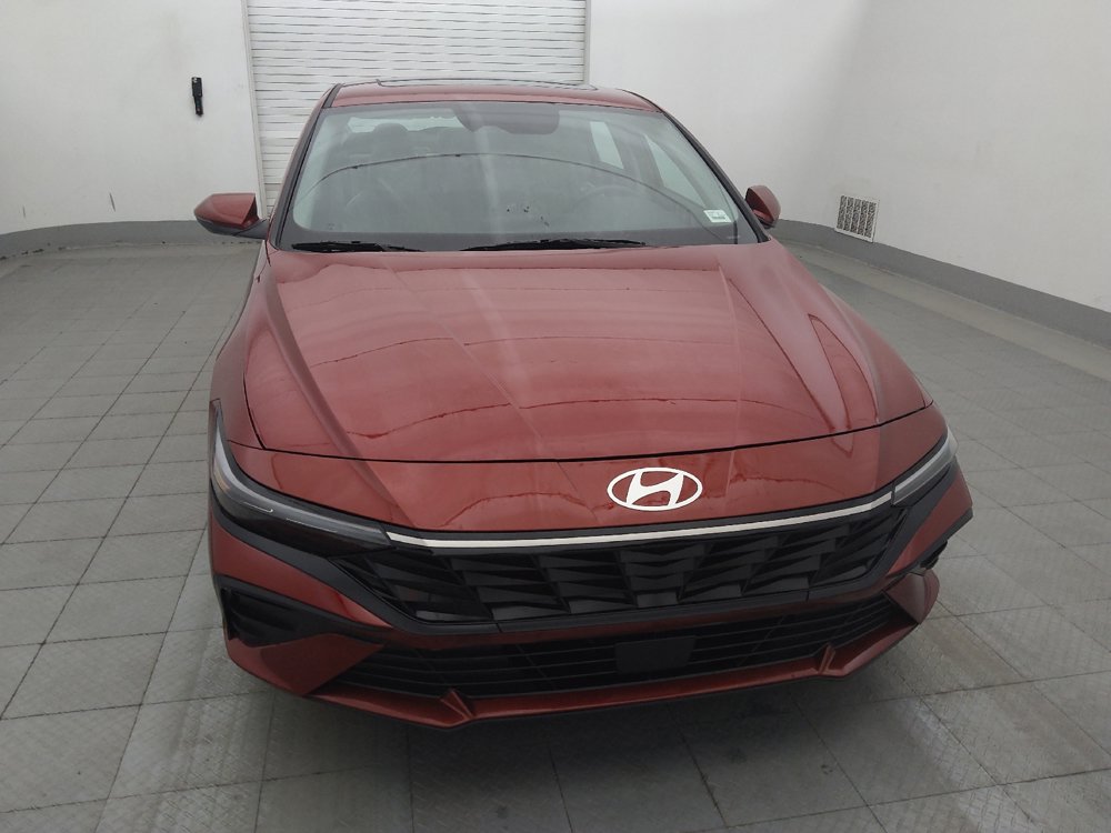 Used 2025 Hyundai Elantra Limited FWD image 14